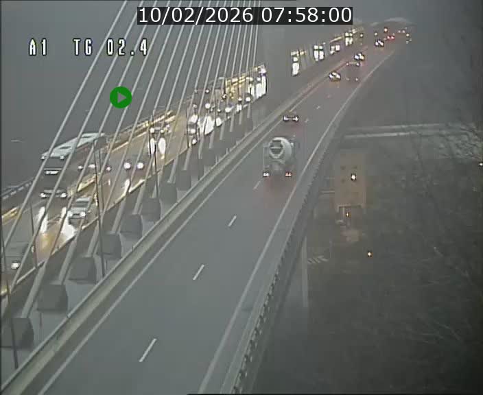 <h2>Traffic live webcam Luxembourg Sandweiler - A1 direction Luxembourg-ville - BK 2.4</h2>