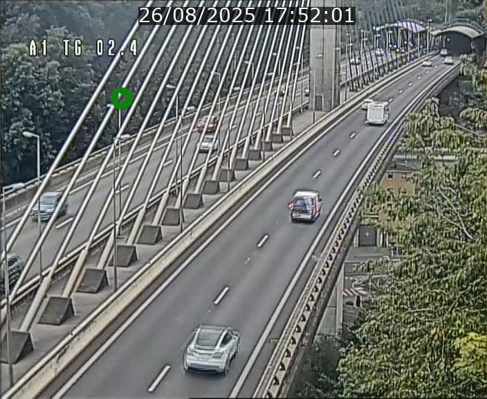 <h2>Traffic live webcam Luxembourg Sandweiler - A1 direction Luxembourg-ville - BK 2.4</h2>