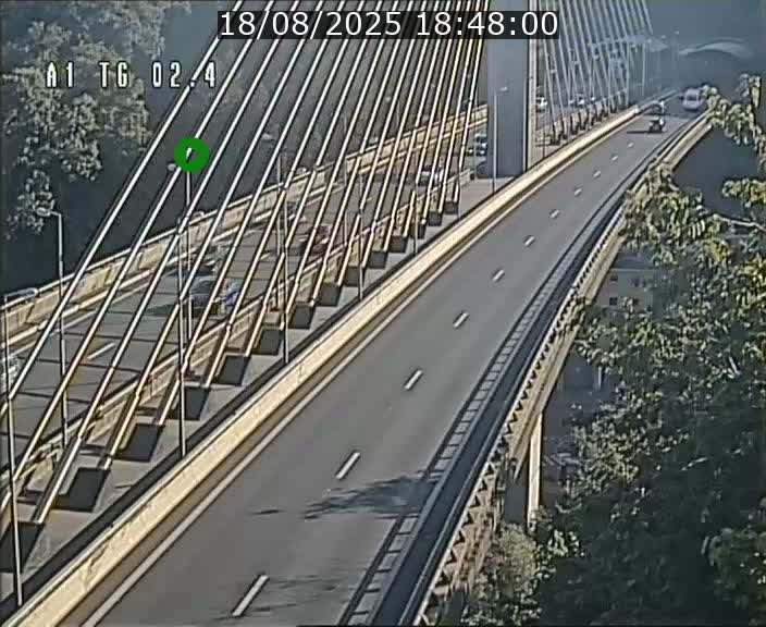 <h2>Traffic live webcam Luxembourg Sandweiler - A1 direction Luxembourg-ville - BK 2.4</h2>