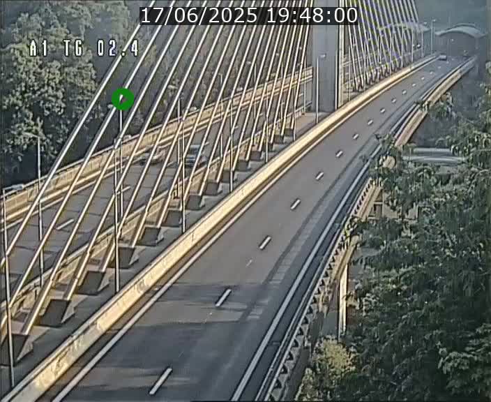 <h2>Traffic live webcam Luxembourg Sandweiler - A1 direction Luxembourg-ville - BK 2.4</h2>