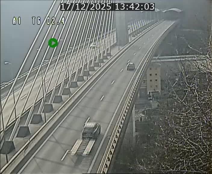 <h2>Traffic live webcam Luxembourg Sandweiler - A1 direction Luxembourg-ville - BK 2.4</h2>