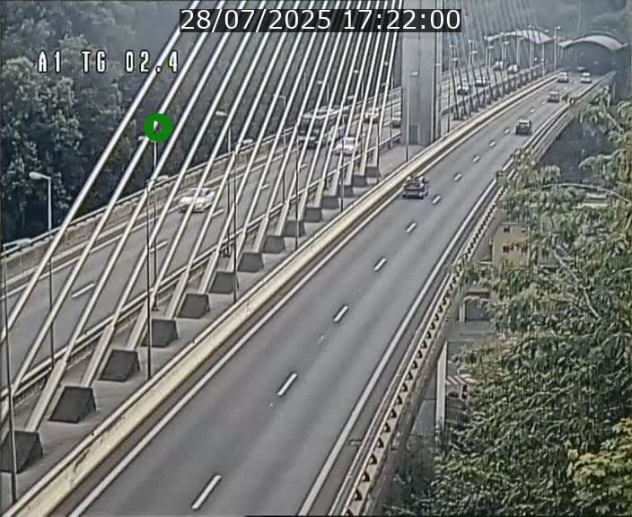 Traffic live webcam Luxembourg Sandweiler - A1 direction Luxembourg-ville - BK 2.4