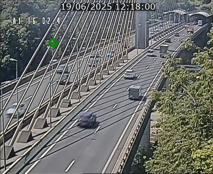 <h2>Traffic live webcam Luxembourg Sandweiler - A1 direction Luxembourg-ville - BK 2.4</h2>