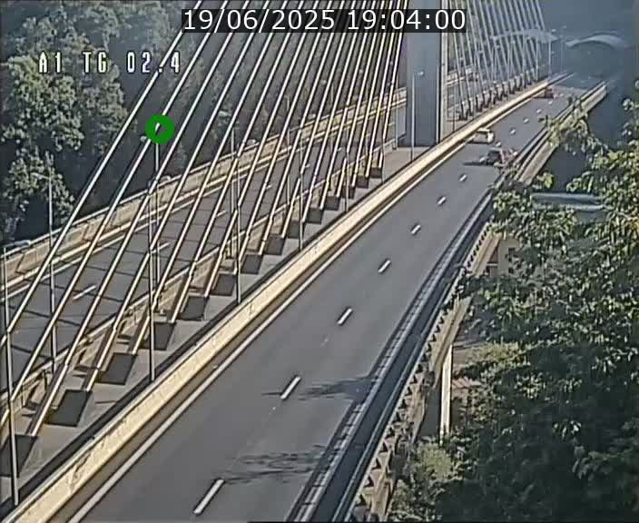 <h2>Traffic live webcam Luxembourg Sandweiler - A1 direction Luxembourg-ville - BK 2.4</h2>
