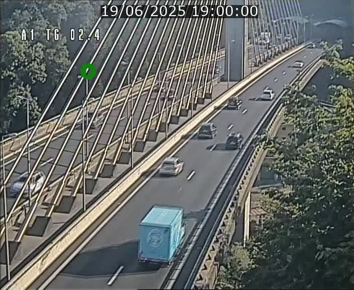 <h2>Traffic live webcam Luxembourg Sandweiler - A1 direction Luxembourg-ville - BK 2.4</h2>
