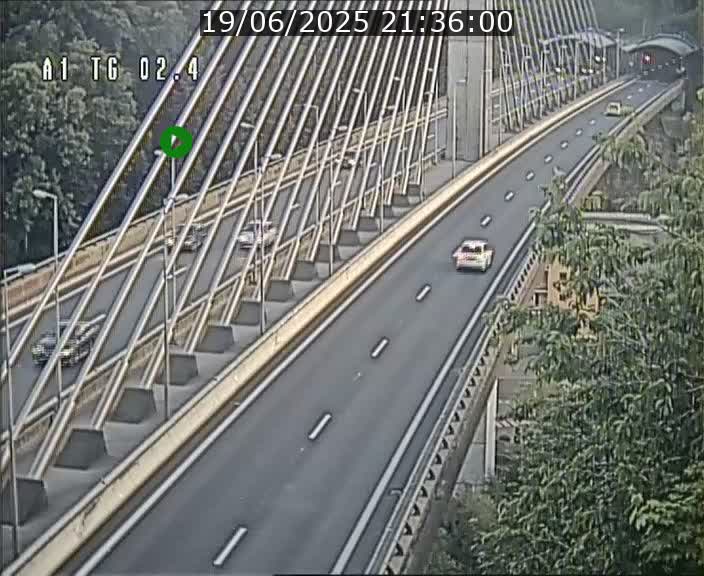 <h2>Traffic live webcam Luxembourg Sandweiler - A1 direction Luxembourg-ville - BK 2.4</h2>