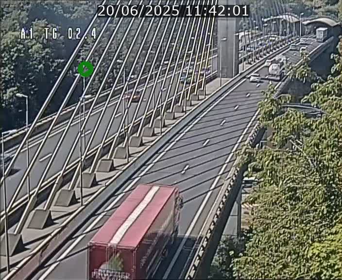 <h2>Traffic live webcam Luxembourg Sandweiler - A1 direction Luxembourg-ville - BK 2.4</h2>