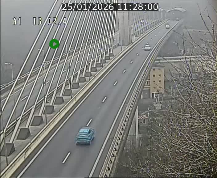 <h2>Traffic live webcam Luxembourg Sandweiler - A1 direction Luxembourg-ville - BK 2.4</h2>