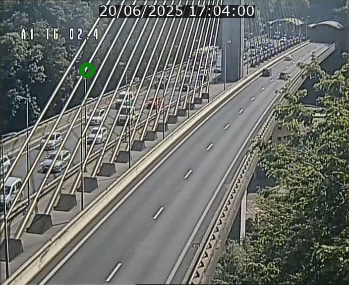 <h2>Traffic live webcam Luxembourg Sandweiler - A1 direction Luxembourg-ville - BK 2.4</h2>