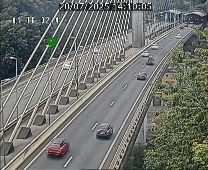 <h2>Traffic live webcam Luxembourg Sandweiler - A1 direction Luxembourg-ville - BK 2.4</h2>