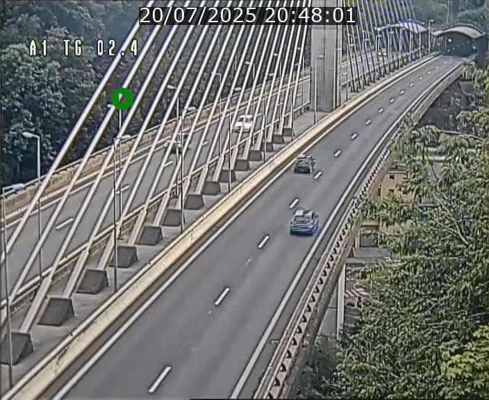 <h2>Traffic live webcam Luxembourg Sandweiler - A1 direction Luxembourg-ville - BK 2.4</h2>