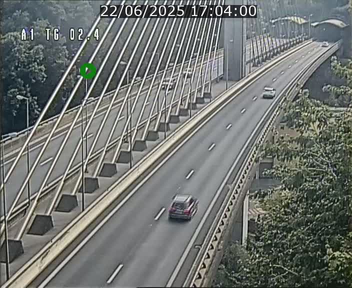 <h2>Traffic live webcam Luxembourg Sandweiler - A1 direction Luxembourg-ville - BK 2.4</h2>