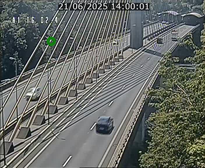 <h2>Traffic live webcam Luxembourg Sandweiler - A1 direction Luxembourg-ville - BK 2.4</h2>