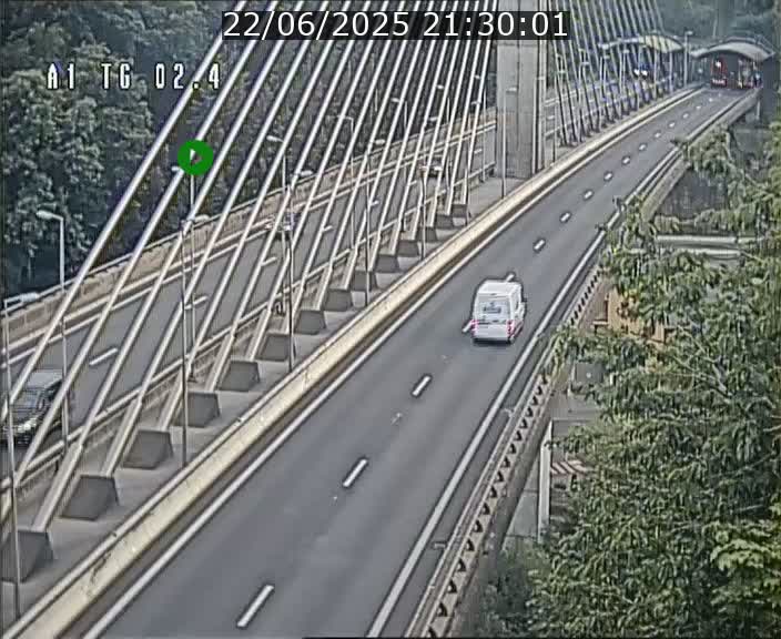 <h2>Traffic live webcam Luxembourg Sandweiler - A1 direction Luxembourg-ville - BK 2.4</h2>