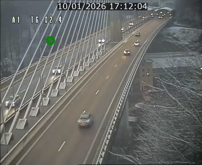 Traffic live webcam Luxembourg Sandweiler - A1 direction Luxembourg-ville - BK 2.4
