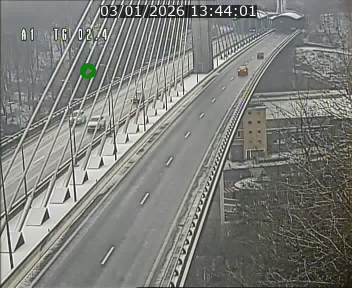 <h2>Traffic live webcam Luxembourg Sandweiler - A1 direction Luxembourg-ville - BK 2.4</h2>