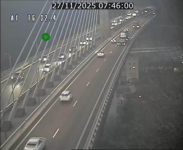 <h2>Traffic live webcam Luxembourg Sandweiler - A1 direction Luxembourg-ville - BK 2.4</h2>