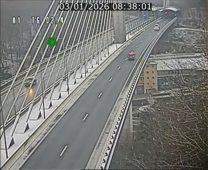<h2>Traffic live webcam Luxembourg Sandweiler - A1 direction Luxembourg-ville - BK 2.4</h2>