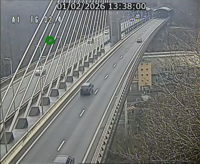 <h2>Traffic live webcam Luxembourg Sandweiler - A1 direction Luxembourg-ville - BK 2.4</h2>
