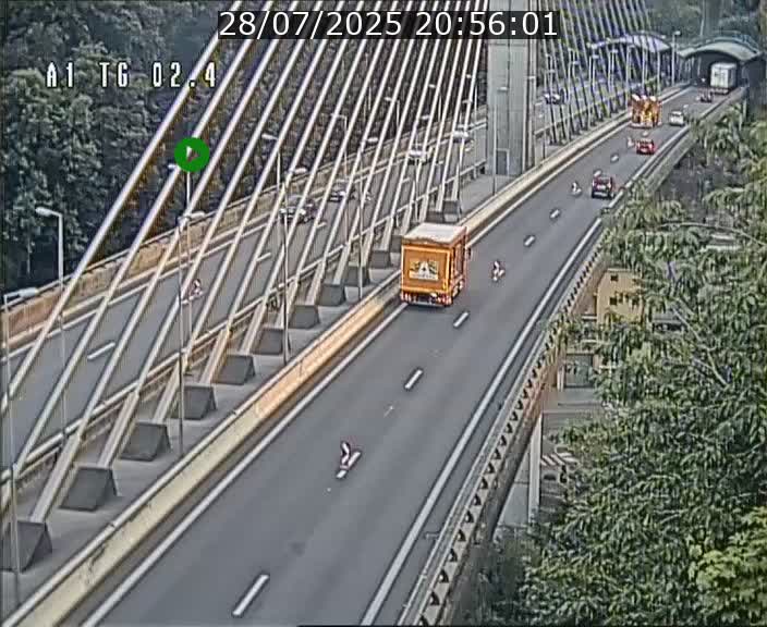 <h2>Traffic live webcam Luxembourg Sandweiler - A1 direction Luxembourg-ville - BK 2.4</h2>