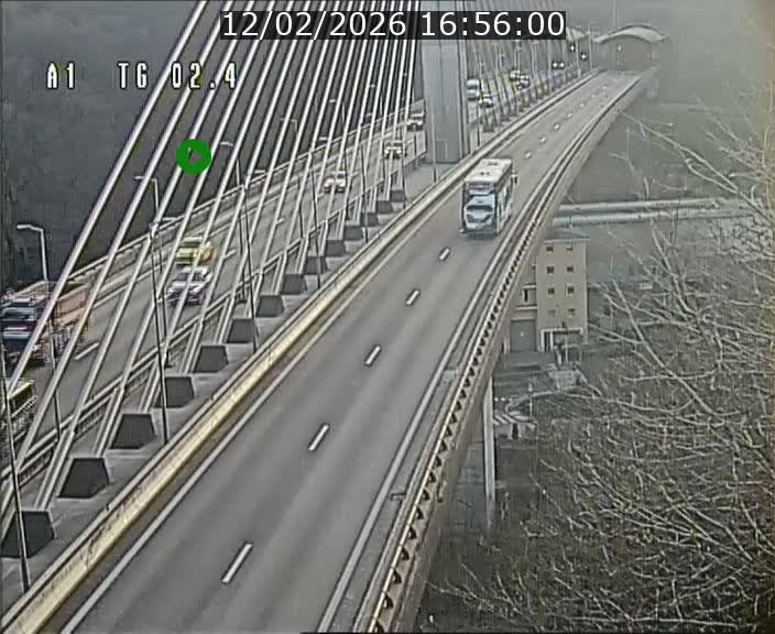 <h2>Traffic live webcam Luxembourg Sandweiler - A1 direction Luxembourg-ville - BK 2.4</h2>