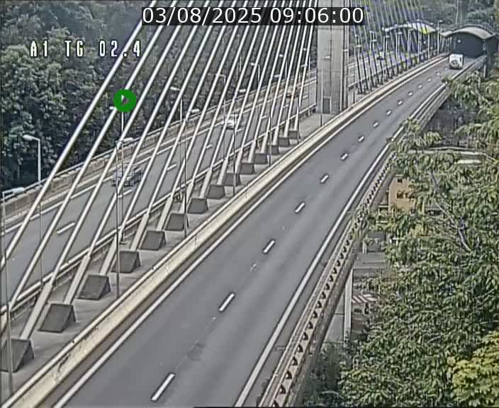 <h2>Traffic live webcam Luxembourg Sandweiler - A1 direction Luxembourg-ville - BK 2.4</h2>