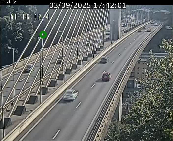 <h2>Traffic live webcam Luxembourg Sandweiler - A1 direction Luxembourg-ville - BK 2.4</h2>