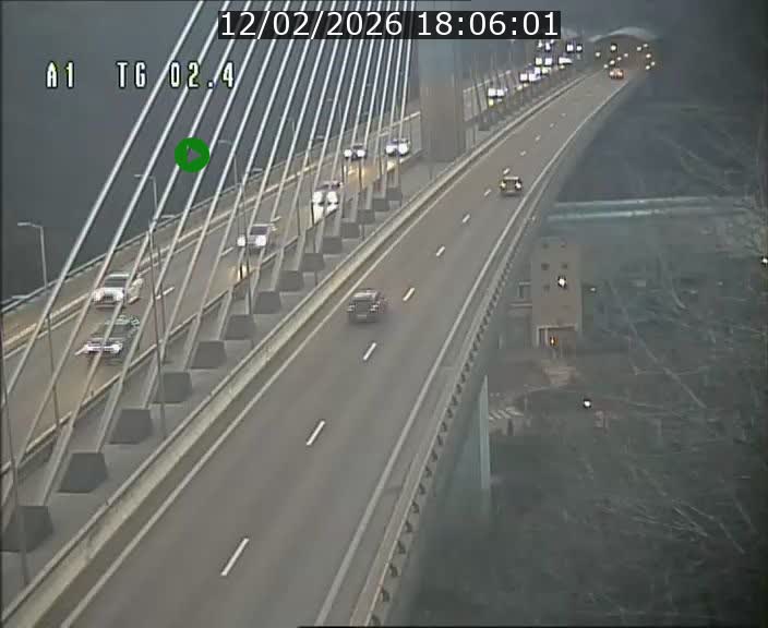 <h2>Traffic live webcam Luxembourg Sandweiler - A1 direction Luxembourg-ville - BK 2.4</h2>