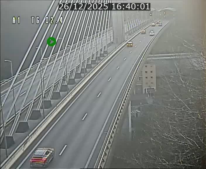 <h2>Traffic live webcam Luxembourg Sandweiler - A1 direction Luxembourg-ville - BK 2.4</h2>