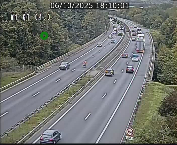 <h2>Traffic live webcam Luxembourg Itzig - A1 direction Sandweiler - BK 4.3</h2>