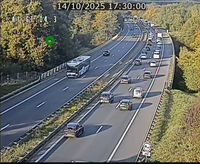 <h2>Traffic live webcam Luxembourg Itzig - A1 direction Sandweiler - BK 4.3</h2>
