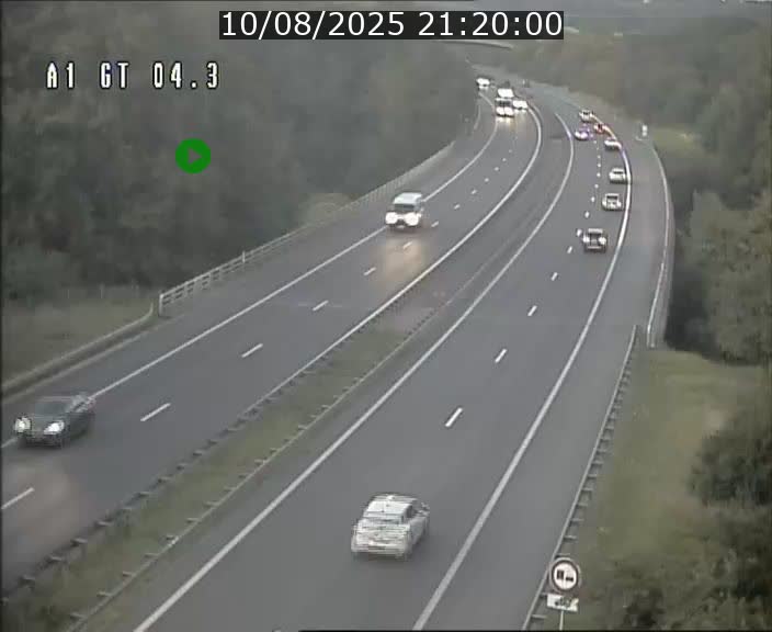 <h2>Traffic live webcam Luxembourg Itzig - A1 direction Sandweiler - BK 4.3</h2>