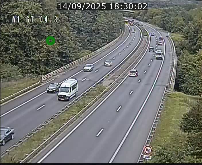 <h2>Traffic live webcam Luxembourg Itzig - A1 direction Sandweiler - BK 4.3</h2>