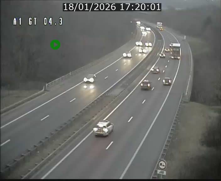 <h2>Traffic live webcam Luxembourg Itzig - A1 direction Sandweiler - BK 4.3</h2>