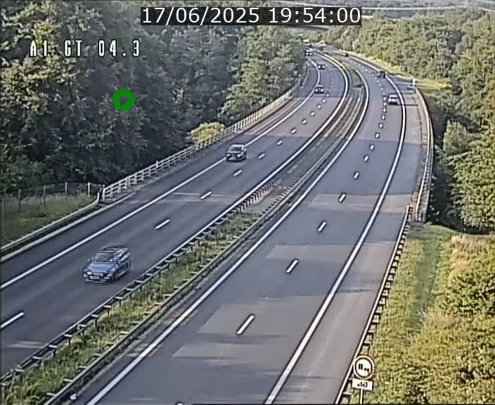 <h2>Traffic live webcam Luxembourg Itzig - A1 direction Sandweiler - BK 4.3</h2>