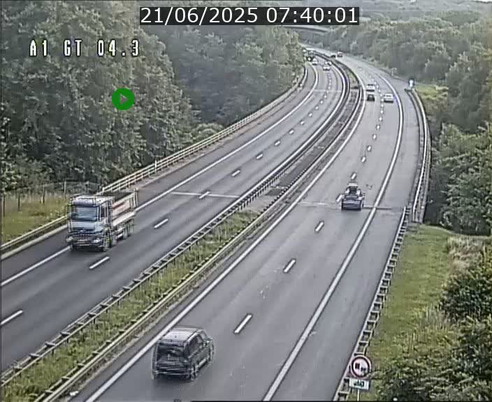 <h2>Traffic live webcam Luxembourg Itzig - A1 direction Sandweiler - BK 4.3</h2>