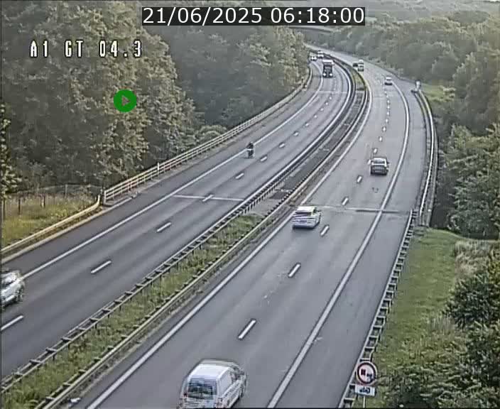 <h2>Traffic live webcam Luxembourg Itzig - A1 direction Sandweiler - BK 4.3</h2>