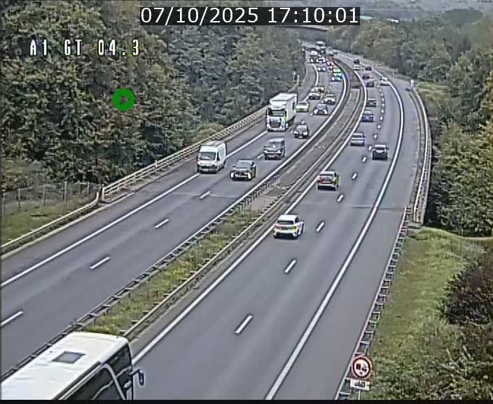 <h2>Traffic live webcam Luxembourg Itzig - A1 direction Sandweiler - BK 4.3</h2>