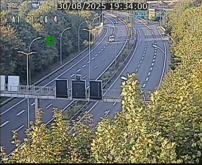 <h2>Traffic live webcam Luxembourg Hamm - A1 direction Sandweiler - BK 6.4</h2>