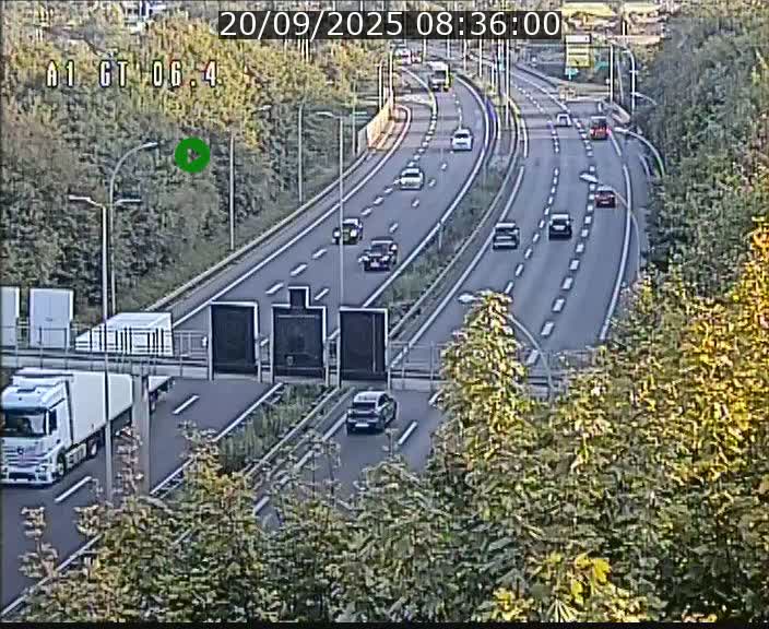 <h2>Traffic live webcam Luxembourg Hamm - A1 direction Sandweiler - BK 6.4</h2>
