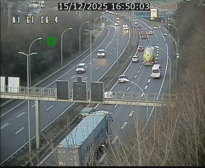 <h2>Traffic live webcam Luxembourg Hamm - A1 direction Sandweiler - BK 6.4</h2>