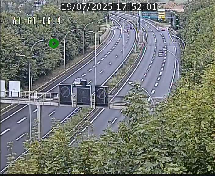 Traffic live webcam Luxembourg Hamm - A1 direction Sandweiler - BK 6.4