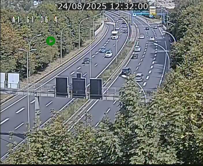 <h2>Traffic live webcam Luxembourg Hamm - A1 direction Sandweiler - BK 6.4</h2>