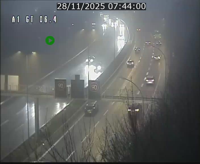 <h2>Traffic live webcam Luxembourg Hamm - A1 direction Sandweiler - BK 6.4</h2>