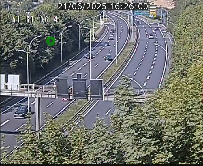<h2>Traffic live webcam Luxembourg Hamm - A1 direction Sandweiler - BK 6.4</h2>