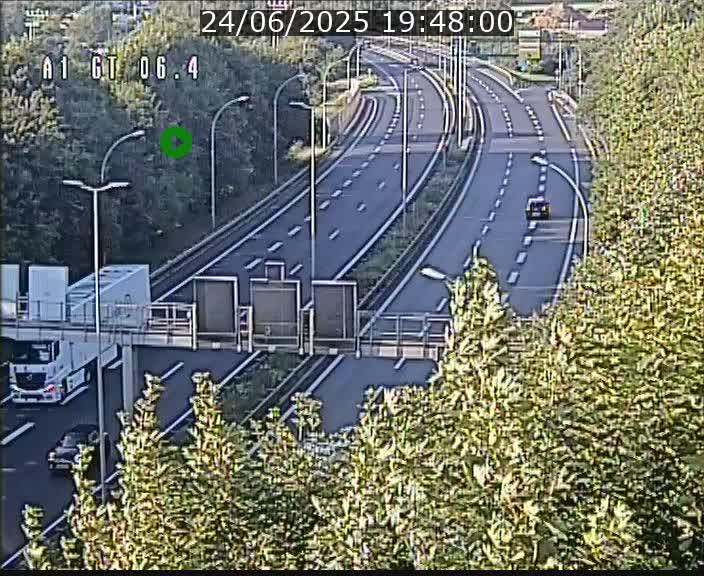 <h2>Traffic live webcam Luxembourg Hamm - A1 direction Sandweiler - BK 6.4</h2>