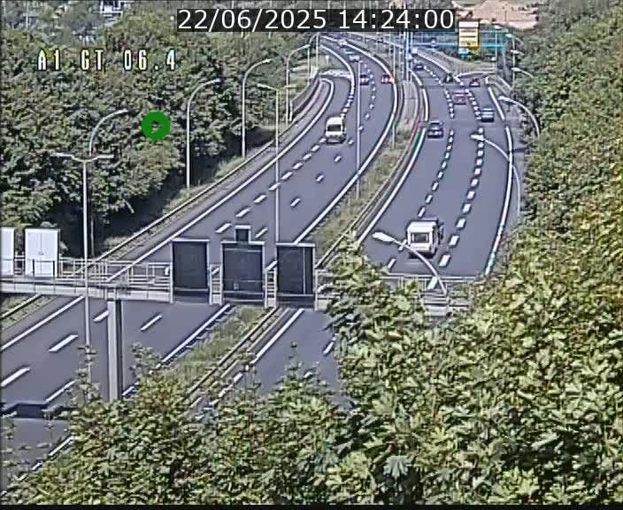 <h2>Traffic live webcam Luxembourg Hamm - A1 direction Sandweiler - BK 6.4</h2>