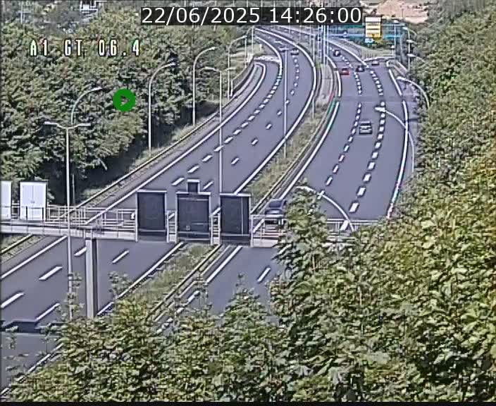 <h2>Traffic live webcam Luxembourg Hamm - A1 direction Sandweiler - BK 6.4</h2>