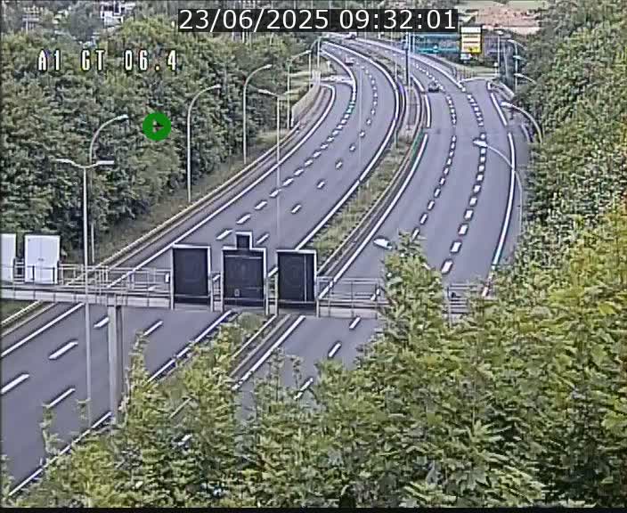 <h2>Traffic live webcam Luxembourg Hamm - A1 direction Sandweiler - BK 6.4</h2>