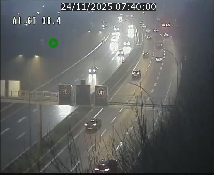 <h2>Traffic live webcam Luxembourg Hamm - A1 direction Sandweiler - BK 6.4</h2>